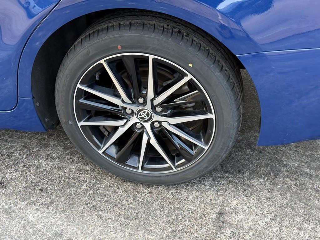 Toyota Camry Vehicle Image 7