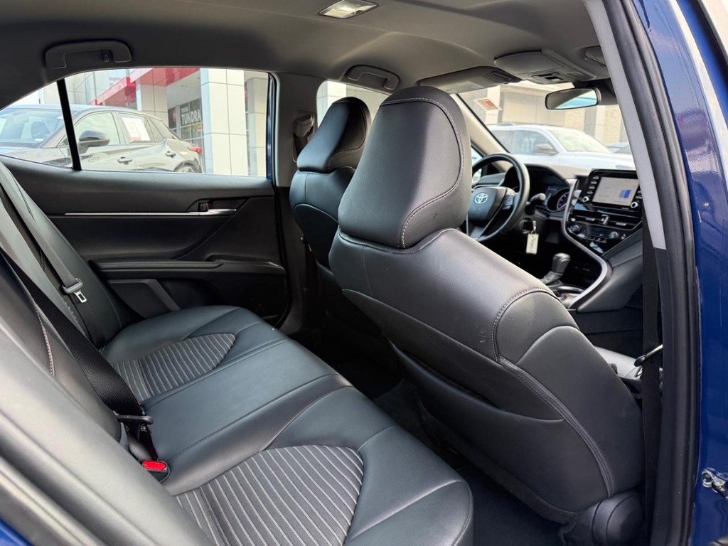 Toyota Camry Vehicle Image 10