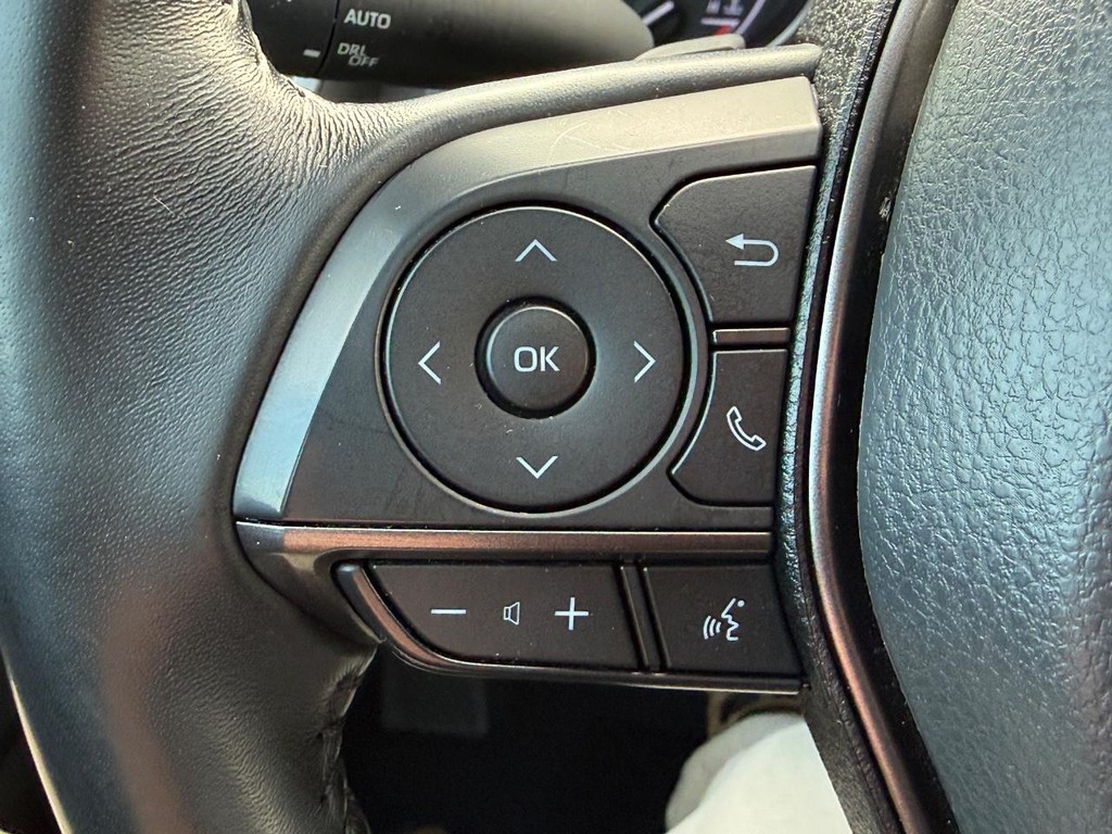 Toyota Camry Vehicle Image 16