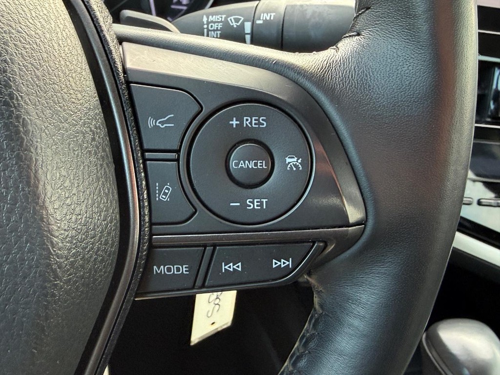 Toyota Camry Vehicle Image 17