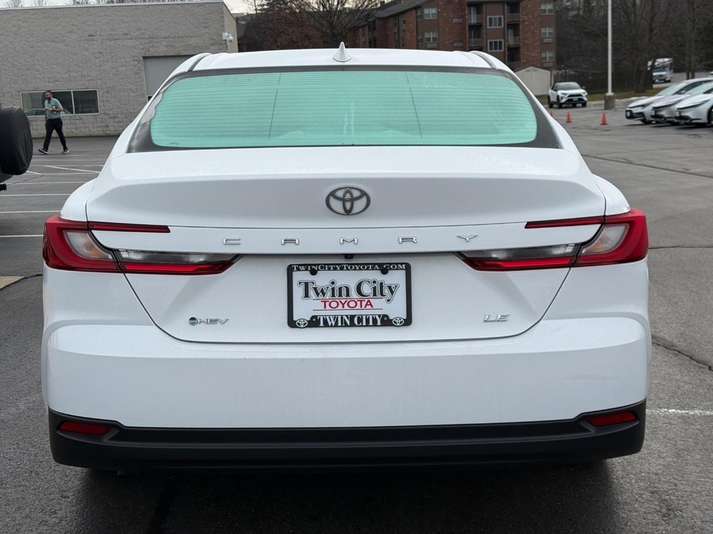 Toyota Camry Vehicle Image 5