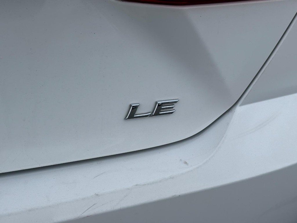 Toyota Camry Vehicle Image 6