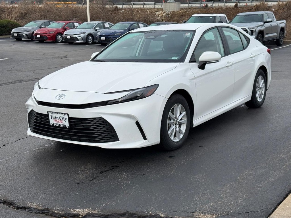 Toyota Camry Vehicle Image 9