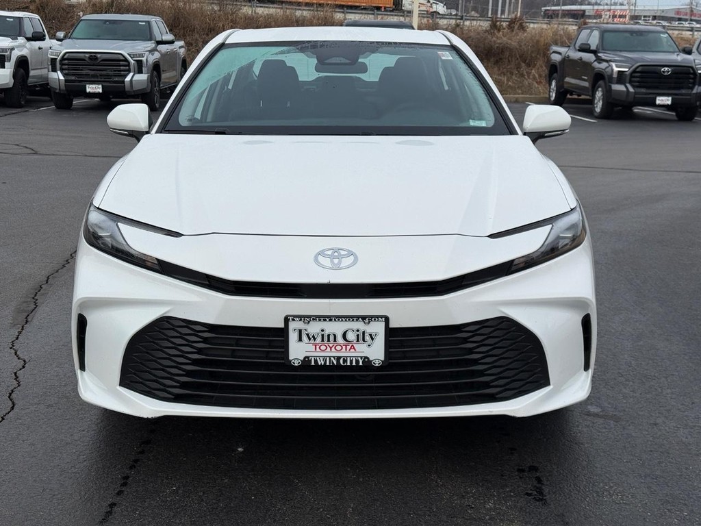 Toyota Camry Vehicle Image 10