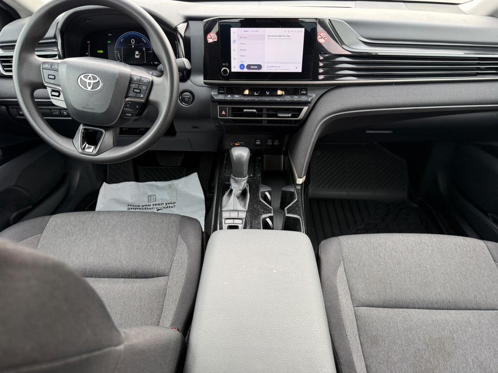 Toyota Camry Vehicle Image 12
