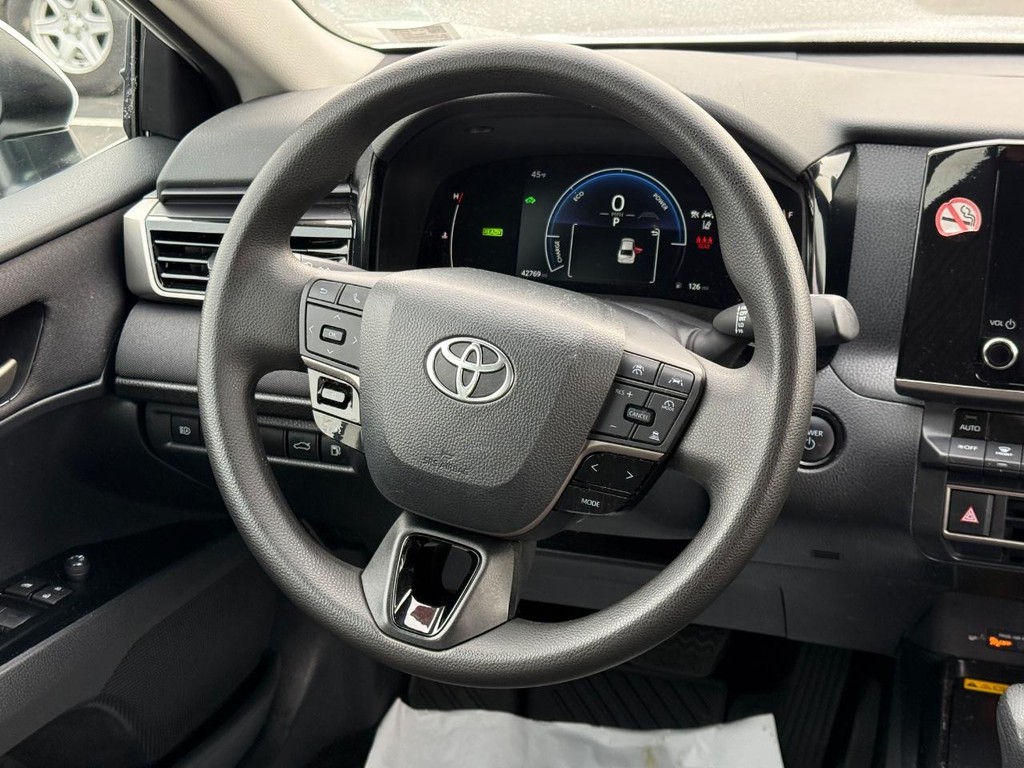 Toyota Camry Vehicle Image 13