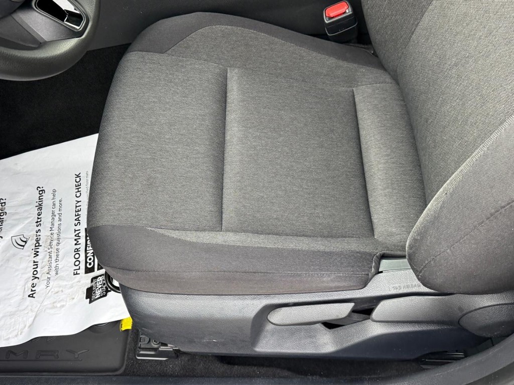 Toyota Camry Vehicle Image 16