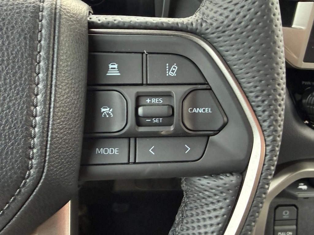 Toyota Tundra 4WD Vehicle Image 15