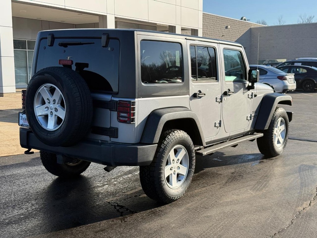Jeep Wrangler Unlimited Vehicle Image 3