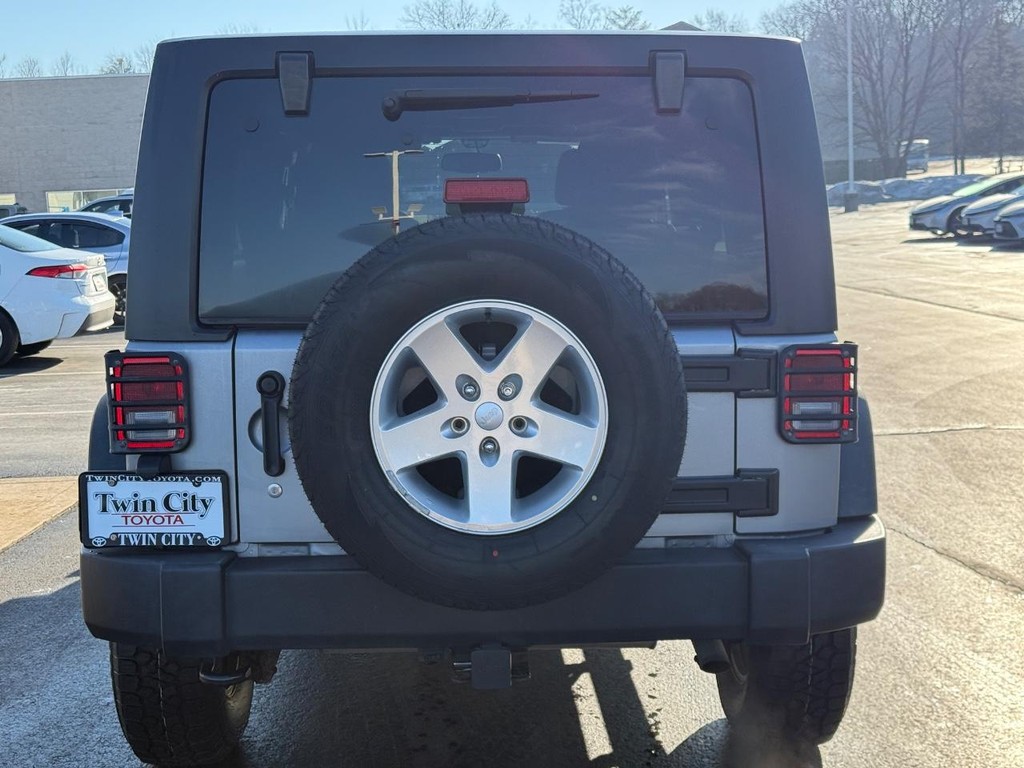 Jeep Wrangler Unlimited Vehicle Image 5