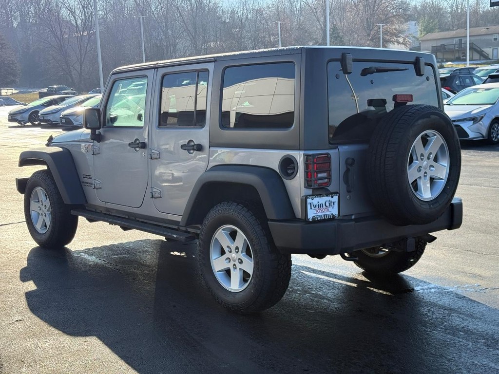 Jeep Wrangler Unlimited Vehicle Image 6