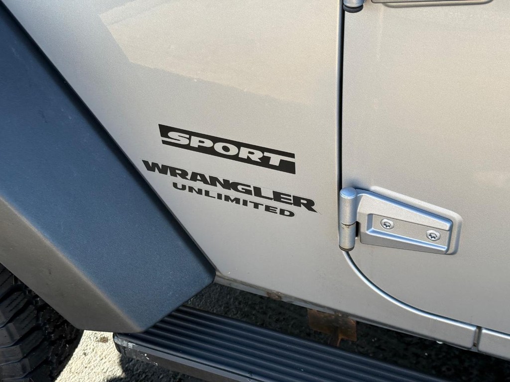 Jeep Wrangler Unlimited Vehicle Image 8