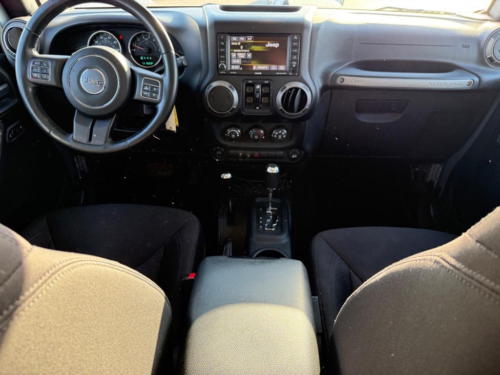 Jeep Wrangler Unlimited Vehicle Image 12