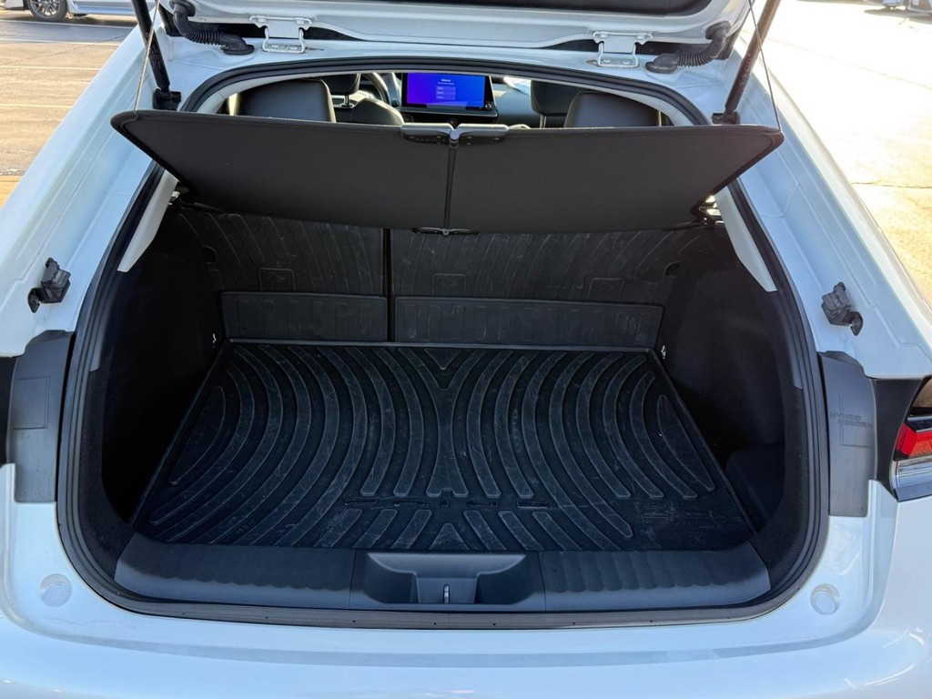 Toyota Prius Vehicle Image 4