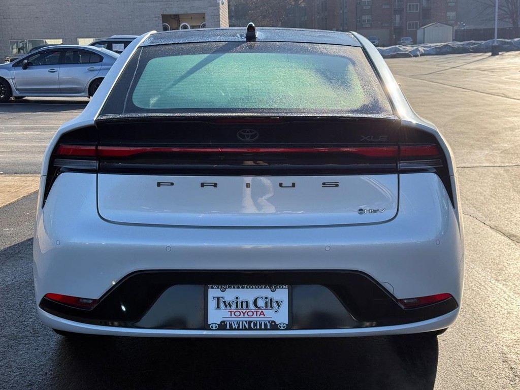 Toyota Prius Vehicle Image 5