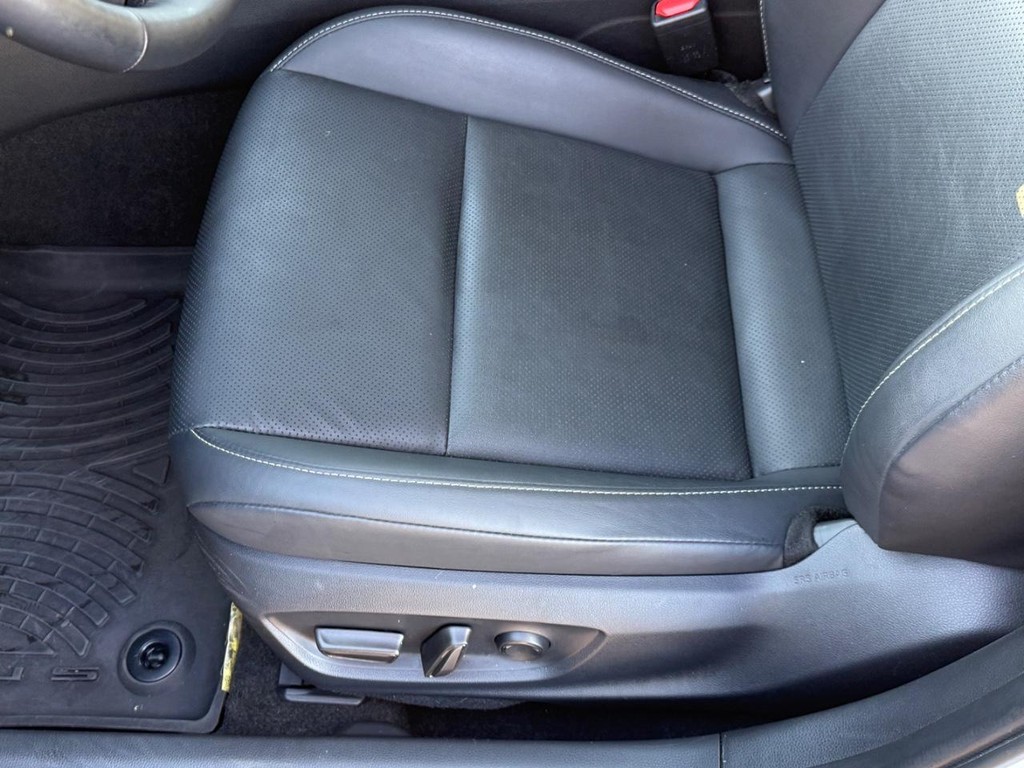 Toyota Prius Vehicle Image 15