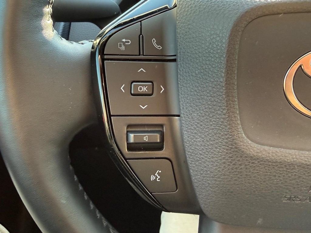 Toyota Prius Vehicle Image 17