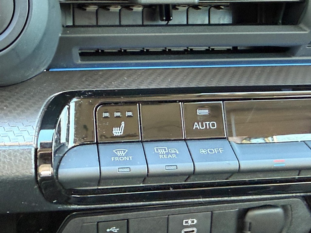 Toyota Prius Vehicle Image 22