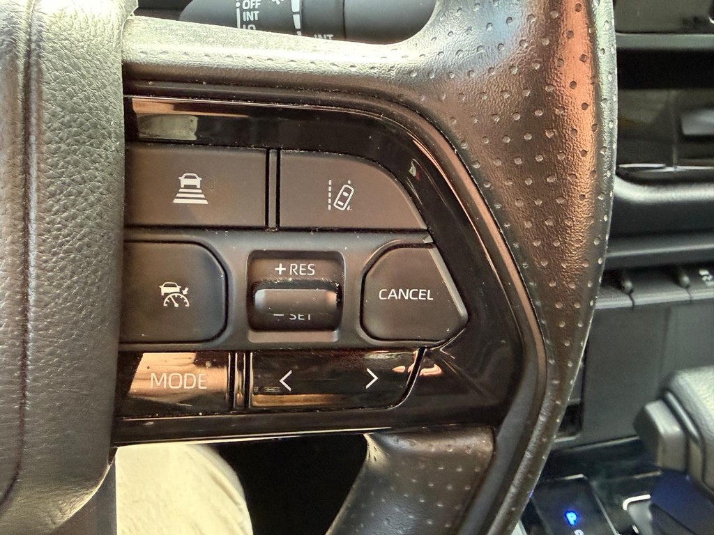 Toyota Tundra 4WD Vehicle Image 17