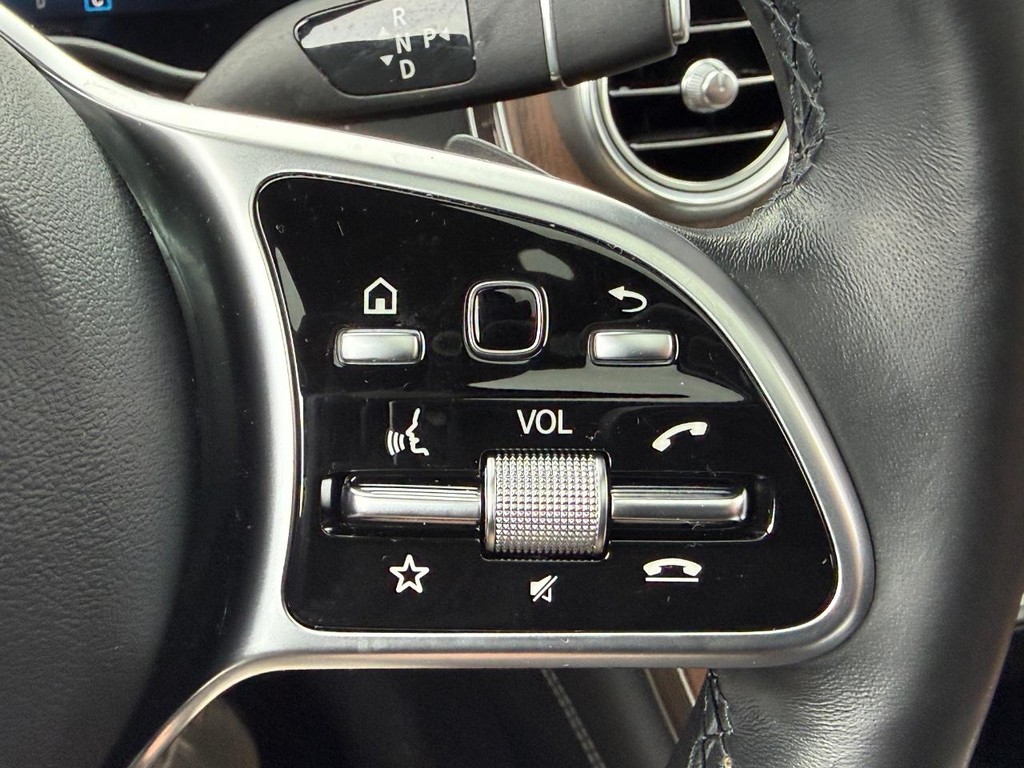 Mercedes-Benz GLC Vehicle Image 19