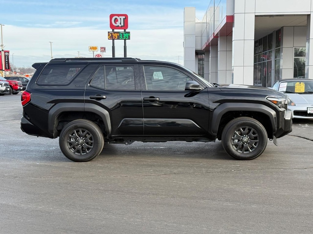 Toyota 4Runner Vehicle Image 2