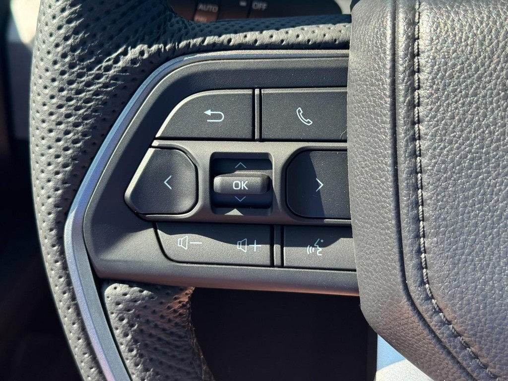 Toyota Tacoma 4WD Vehicle Image 14