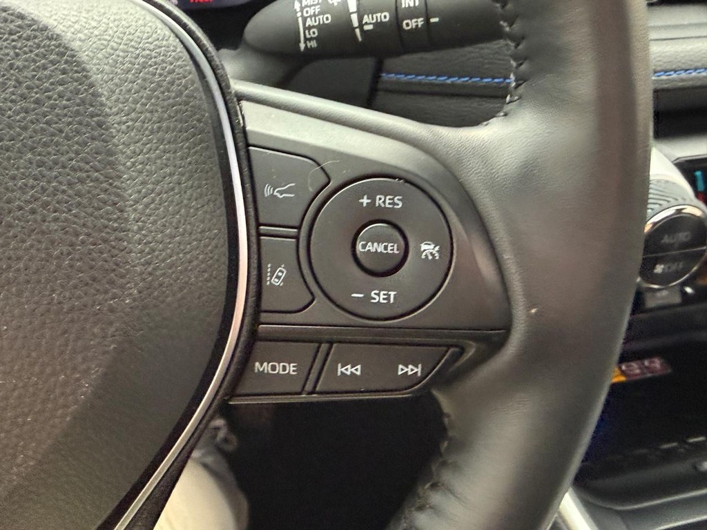 Toyota RAV4 Vehicle Image 19