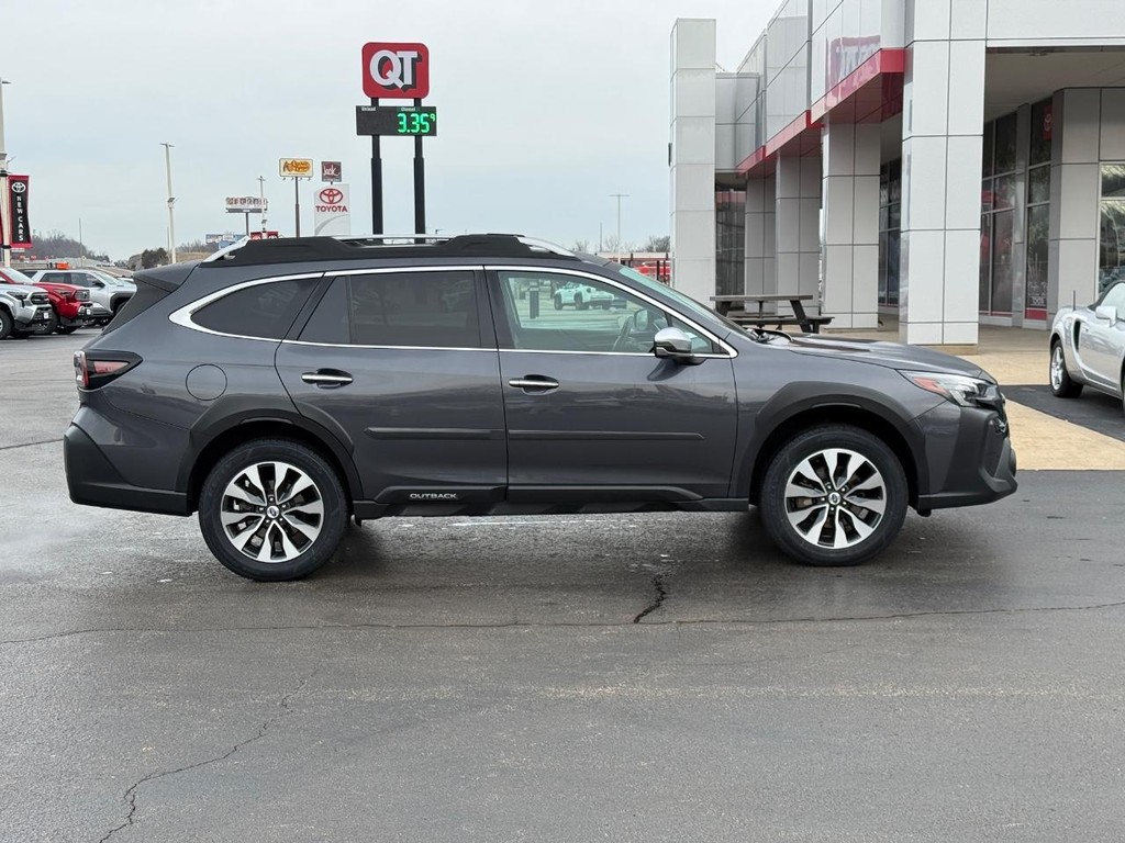 Subaru Outback Vehicle Image 2