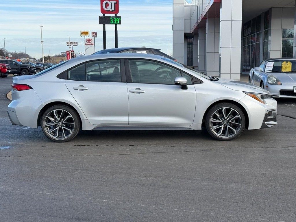 Toyota Corolla Vehicle Image 2