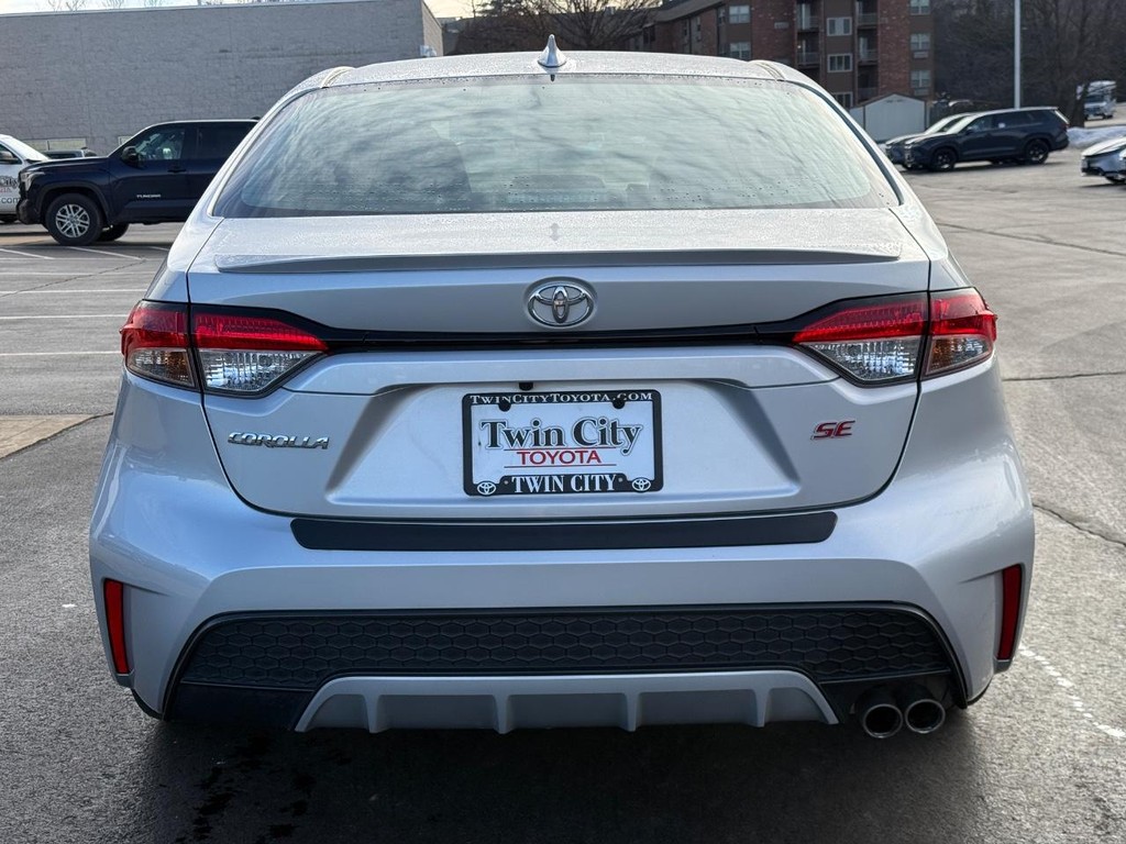 Toyota Corolla Vehicle Image 5