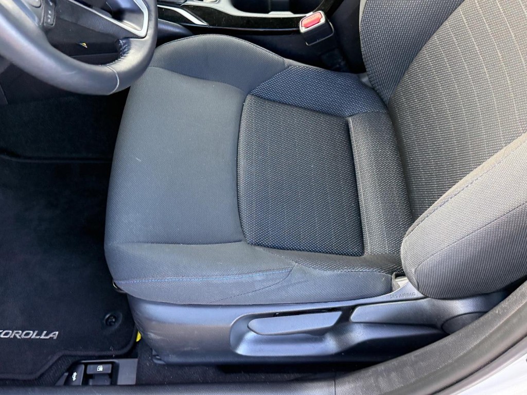 Toyota Corolla Vehicle Image 16