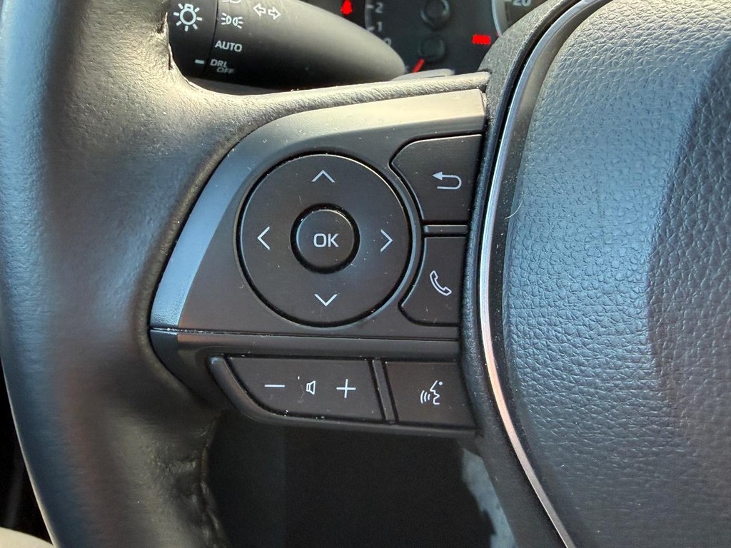 Toyota Corolla Vehicle Image 17