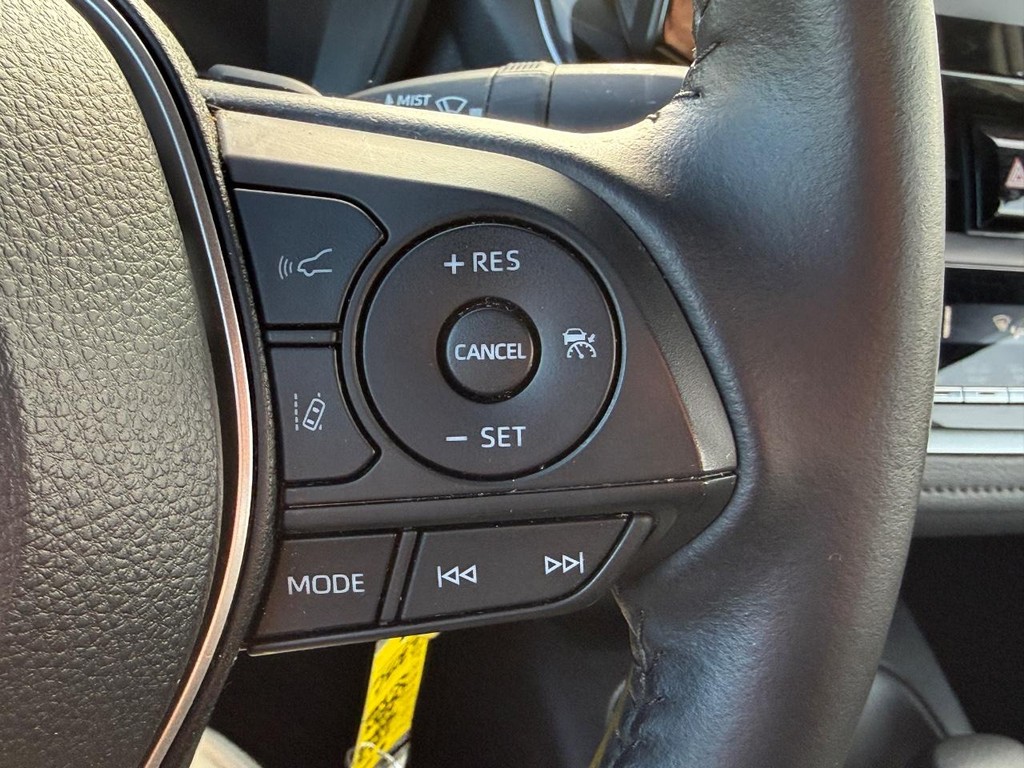 Toyota Corolla Vehicle Image 18