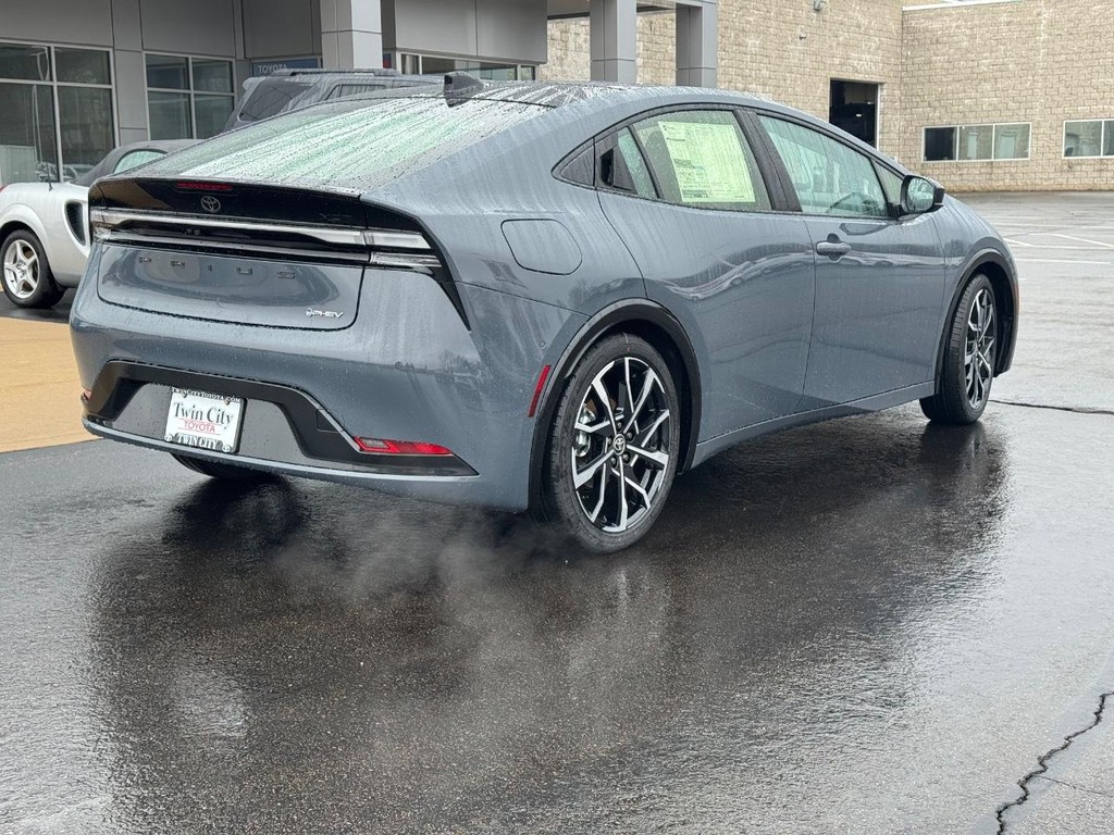 Toyota Prius Plug-In Hybrid Vehicle Image 3