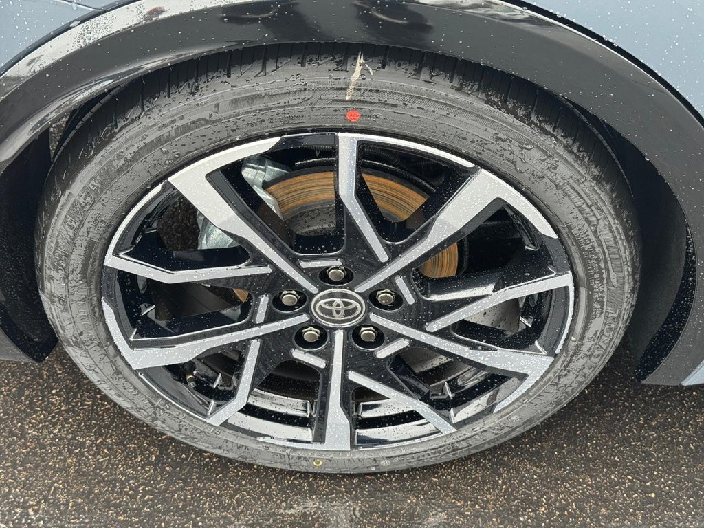 Toyota Prius Plug-In Hybrid Vehicle Image 5