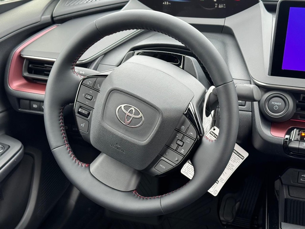 Toyota Prius Plug-In Hybrid Vehicle Image 8