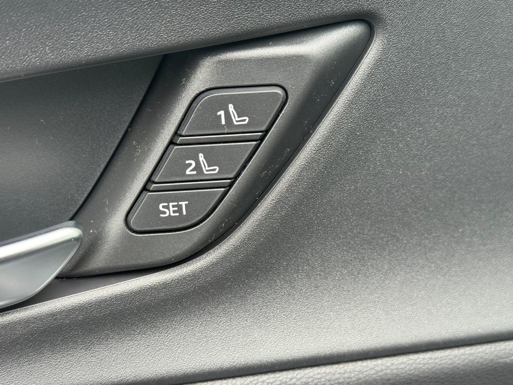 Toyota Prius Plug-In Hybrid Vehicle Image 11