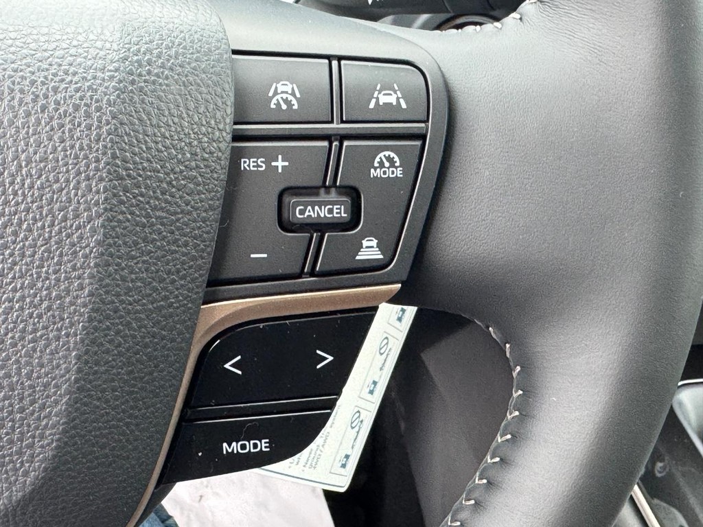 Toyota Crown Vehicle Image 14