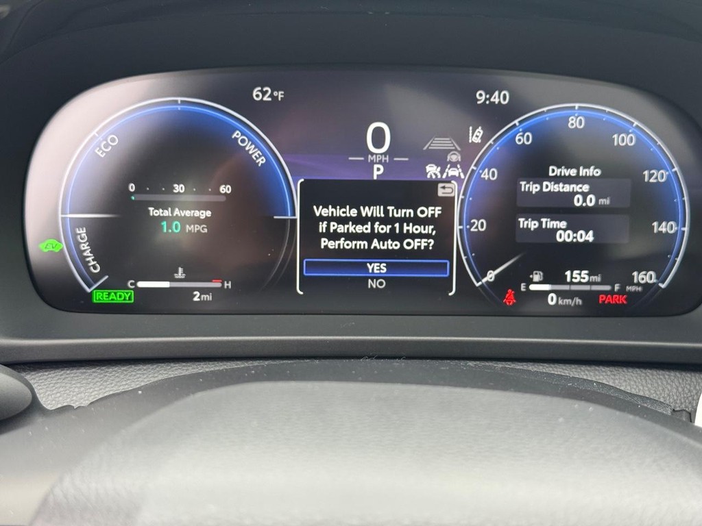 Toyota Crown Vehicle Image 15