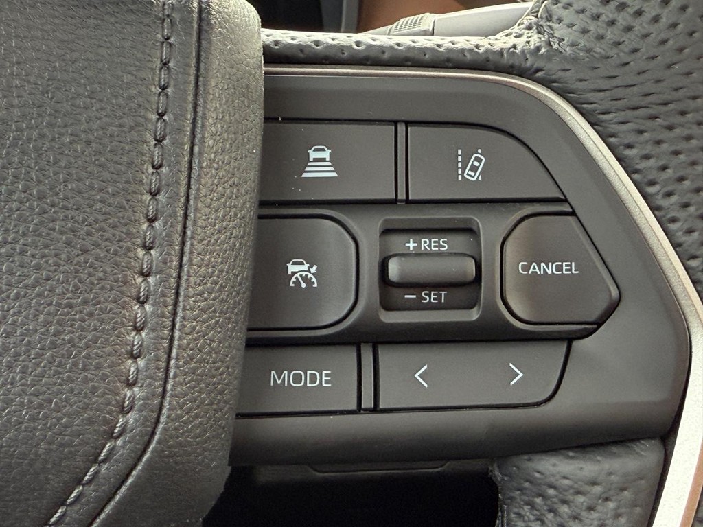 Toyota Tundra 4WD Vehicle Image 11