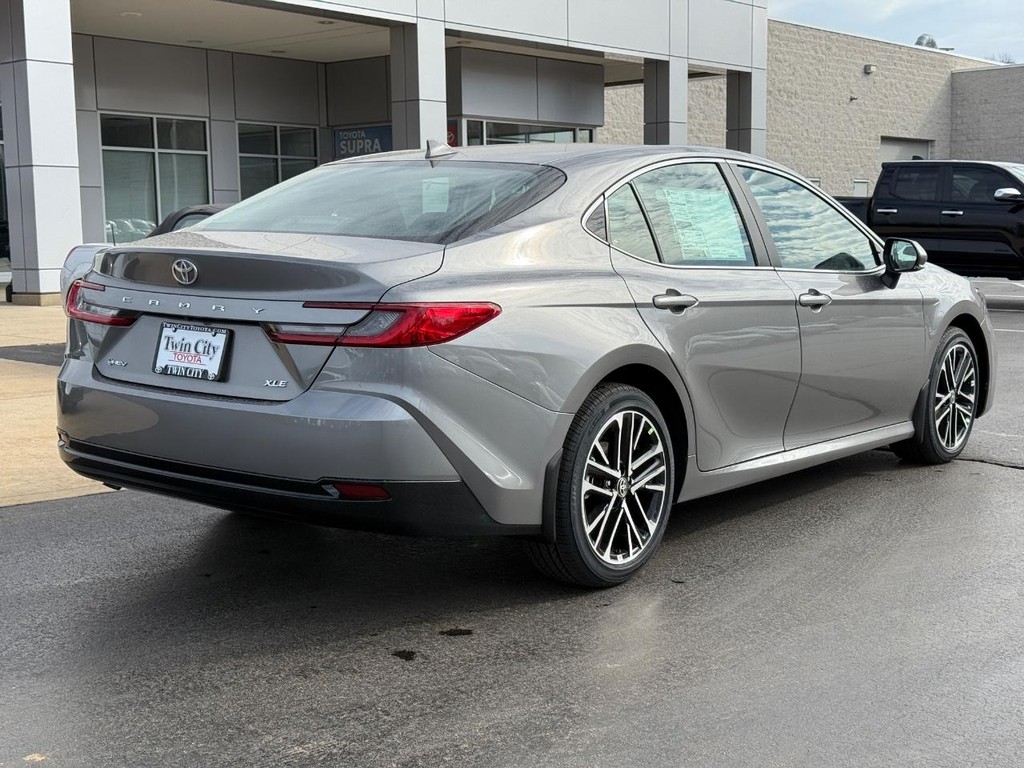 Toyota Camry Vehicle Image 3