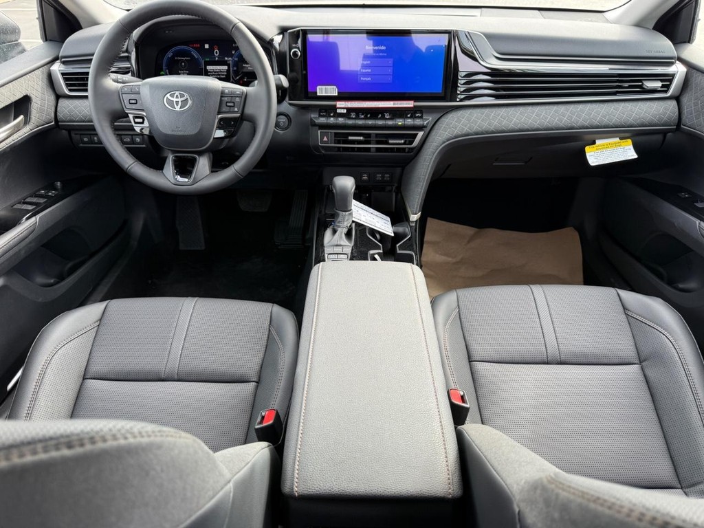 Toyota Camry Vehicle Image 6