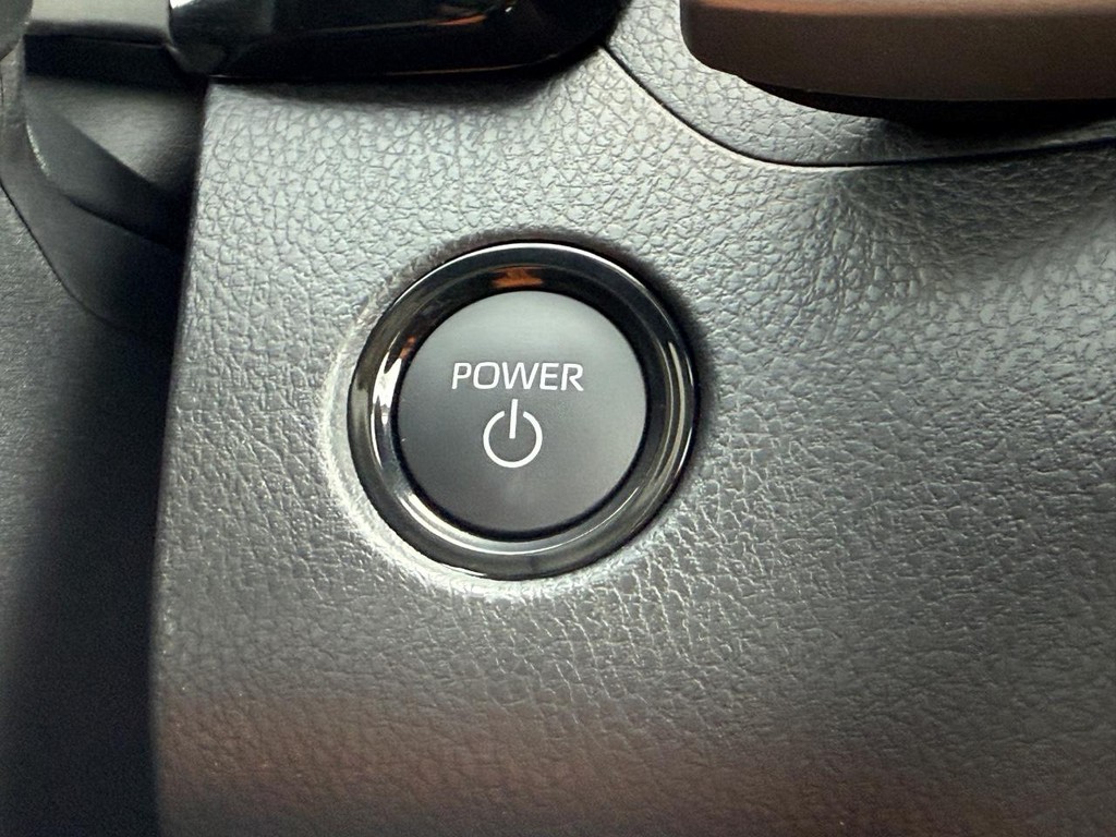 Toyota Camry Vehicle Image 10