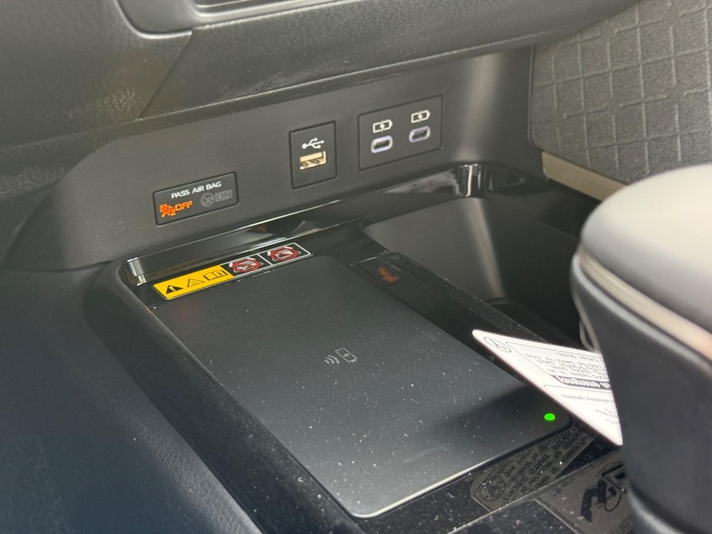 Toyota Camry Vehicle Image 13