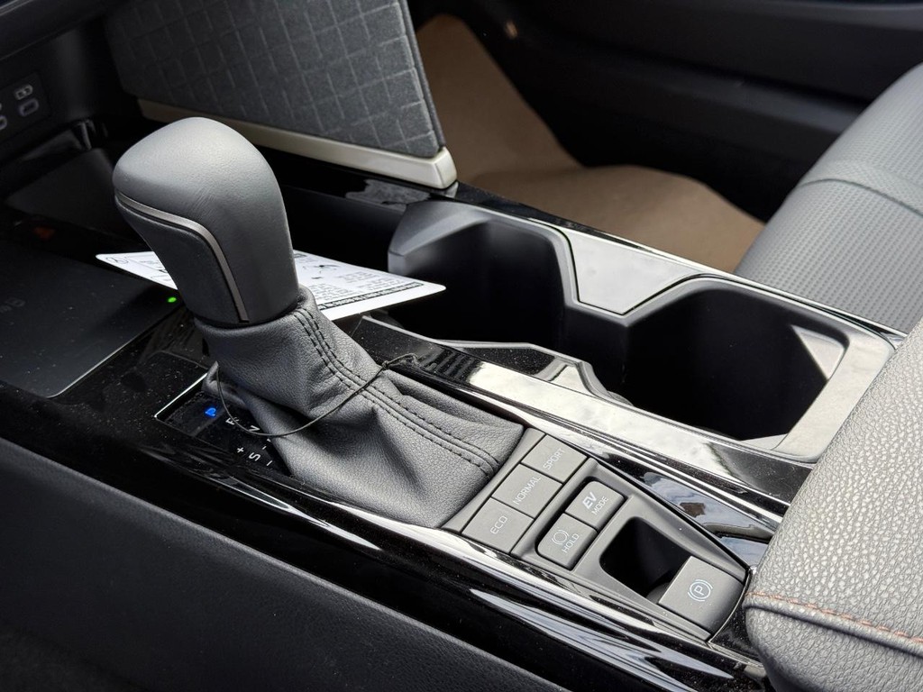 Toyota Camry Vehicle Image 14