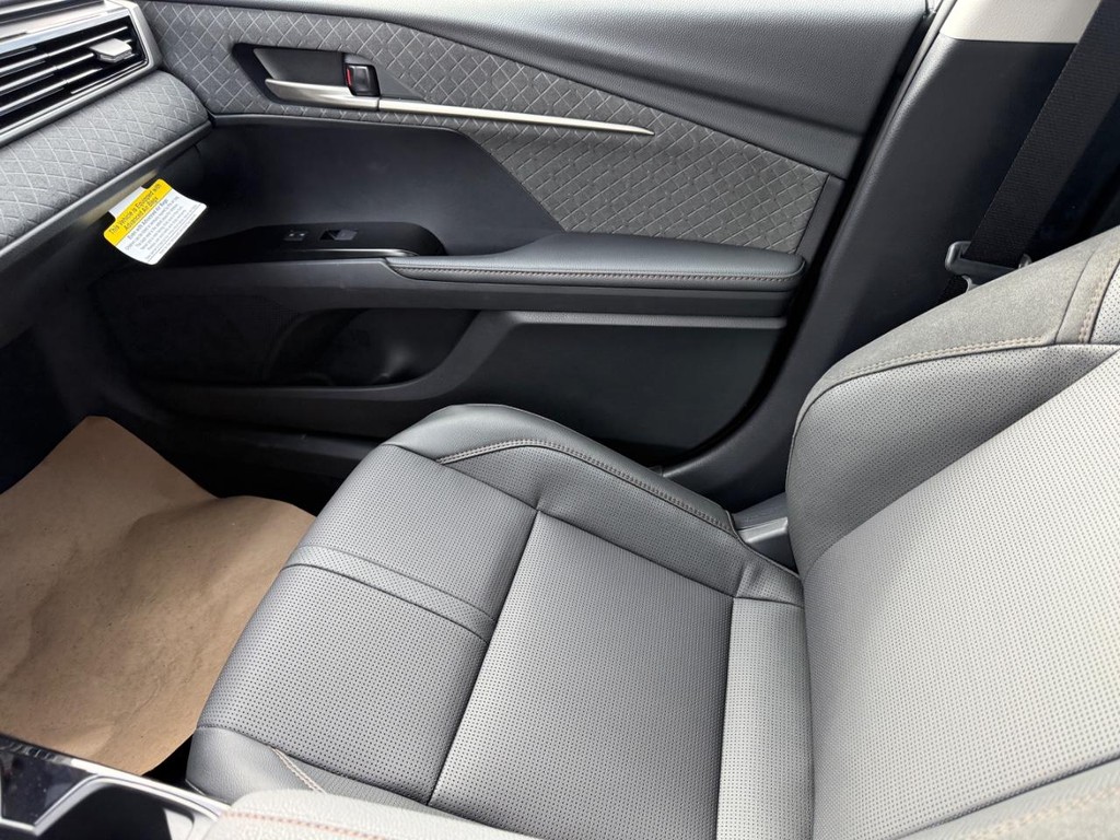 Toyota Camry Vehicle Image 15