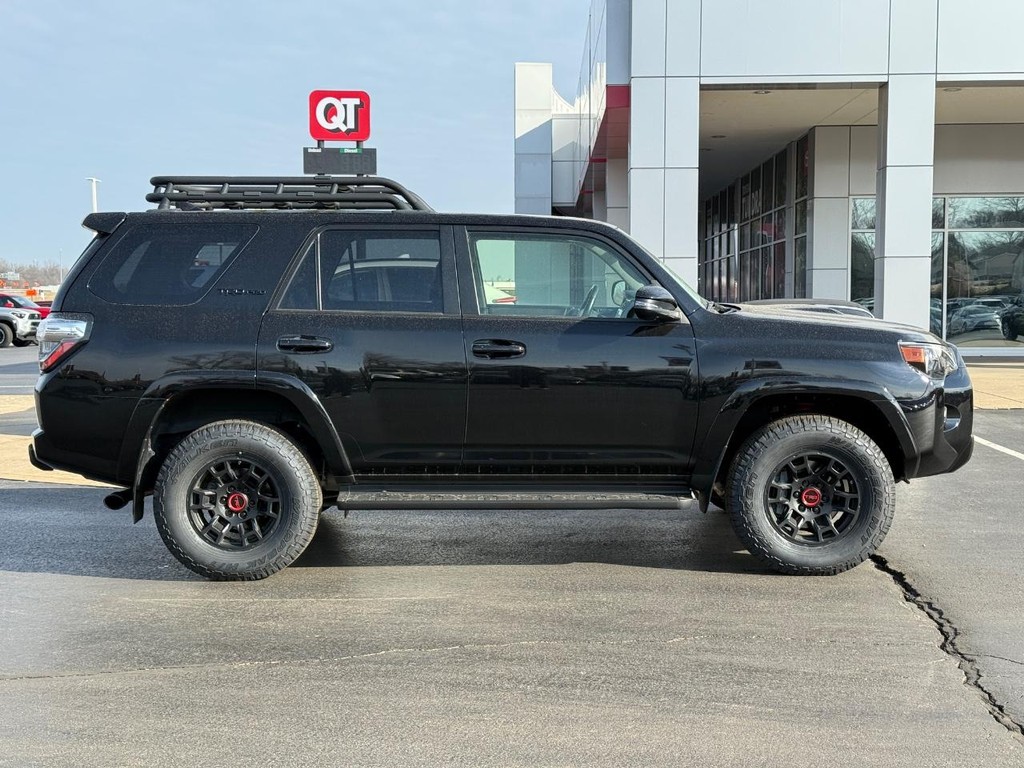 Toyota 4Runner Vehicle Image 2