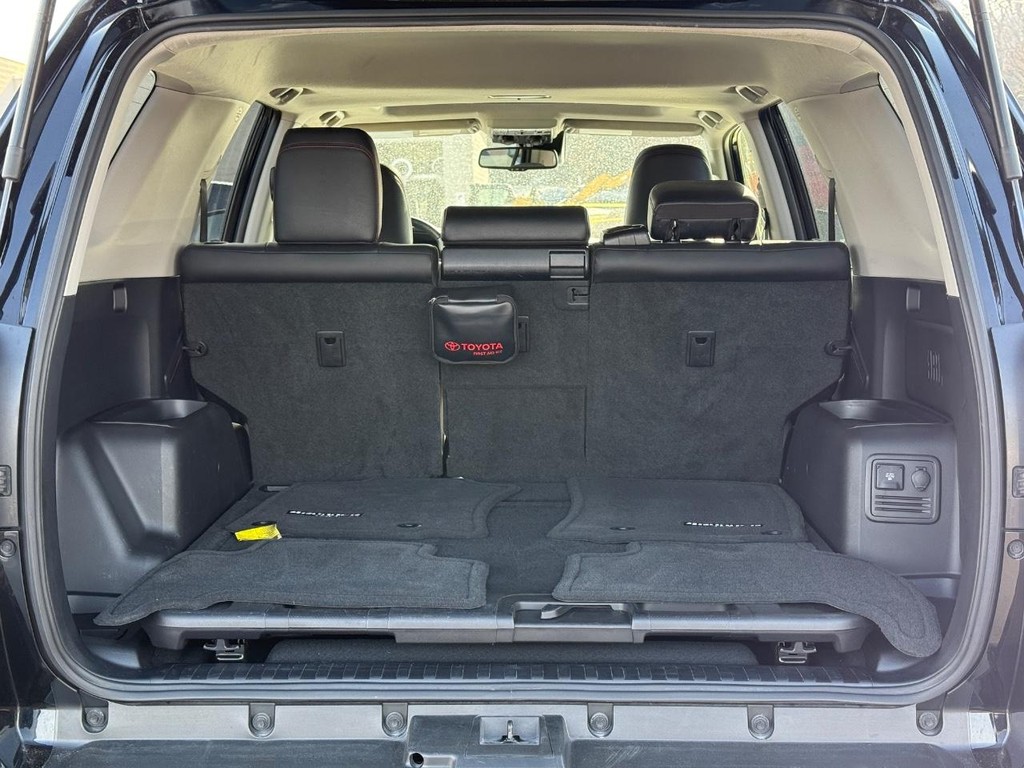 Toyota 4Runner Vehicle Image 6