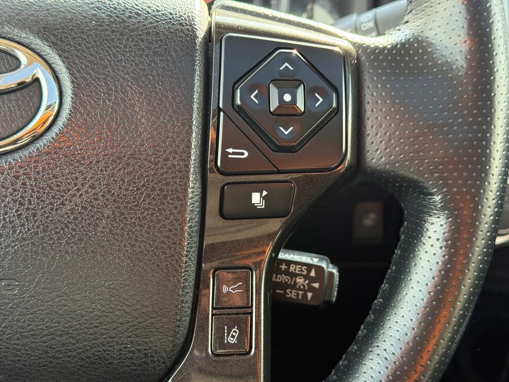 Toyota 4Runner Vehicle Image 15