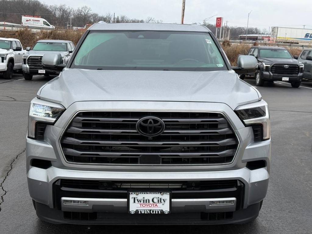 Toyota Sequoia Vehicle Image 10
